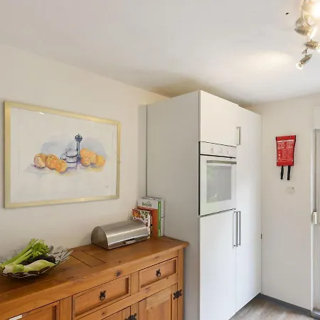 Spacious Holiday In With Terrace בית נופש