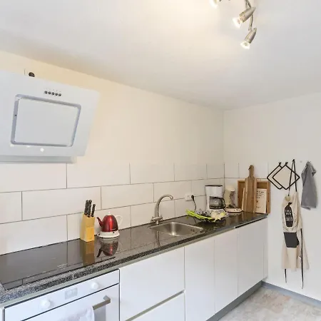 Spacious Holiday In With Terrace בית נופש *