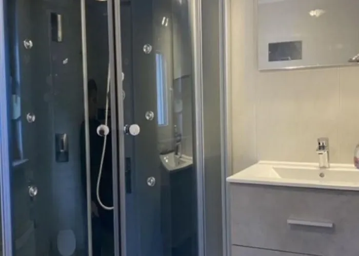 Spacious Holiday In With Terrace Feriehus